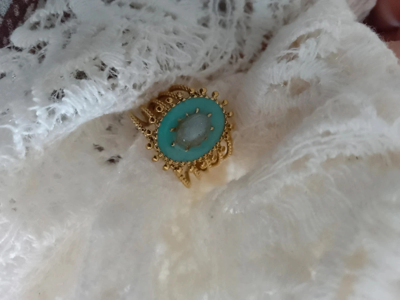 Anillo de turquesa y dorado con piedra de labradorita – photo 5